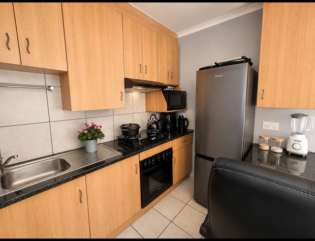 2 BEDROOM TOWNHOUSE FOR SALE IN STAALRUS